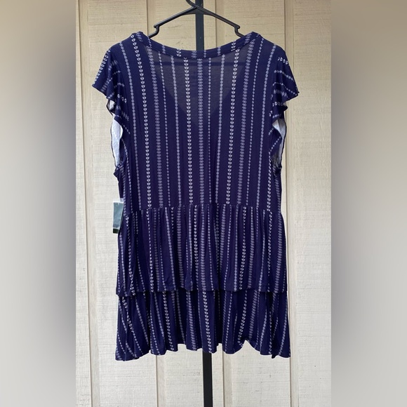 Size 1X Torrid Women’s Top Navy Blue Super Soft Knits - Picture 10 of 12